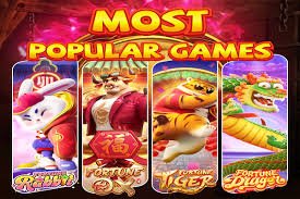 Meja poker vilabet78 dengan kartu dan chip permainan